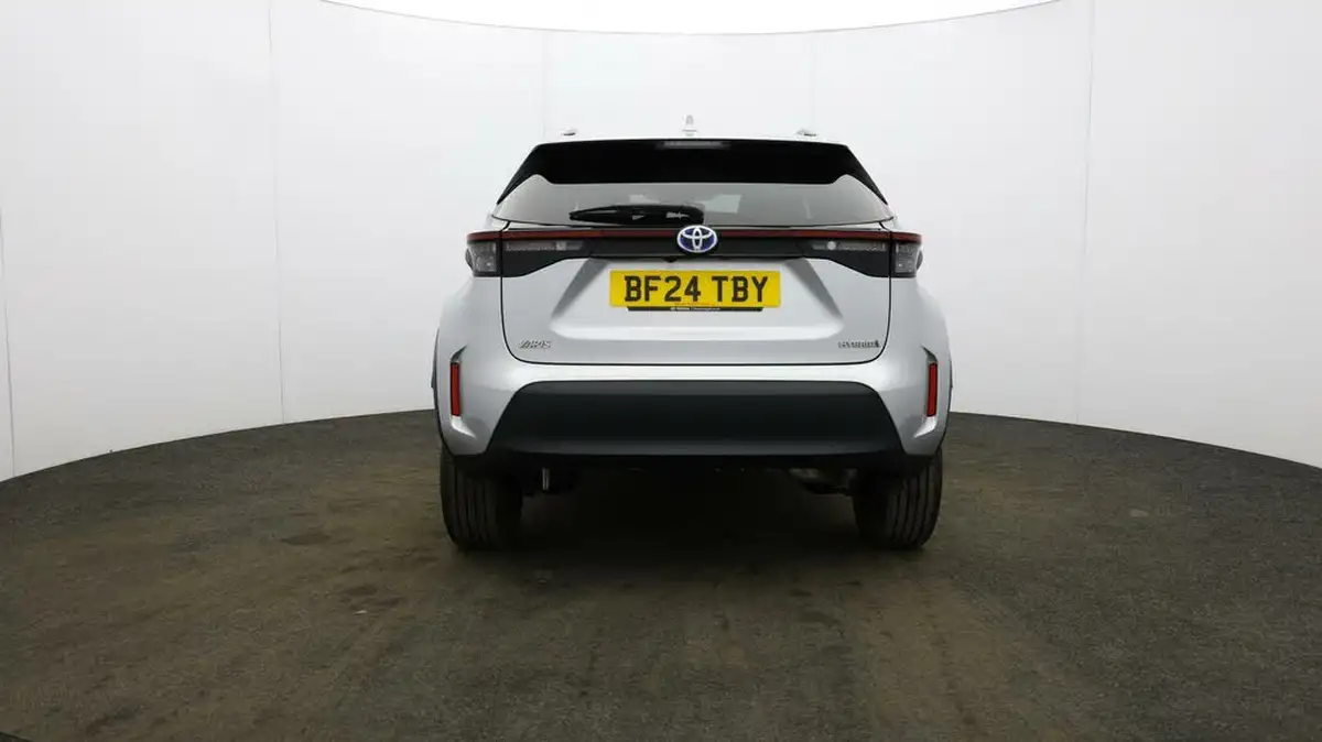 2024-toyota-yaris-cross-15-vvt-i-design-big-54