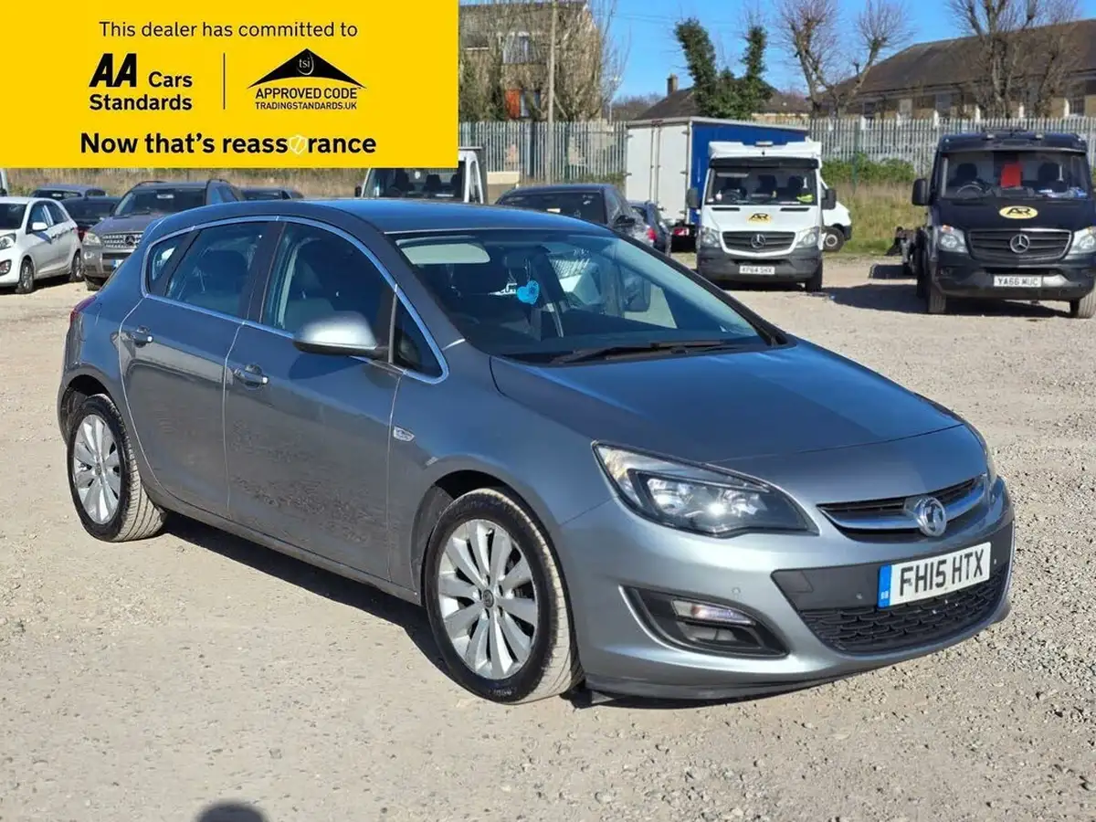 2015-vauxhall-astra-16-tech-line-hatchback-auto-big-0
