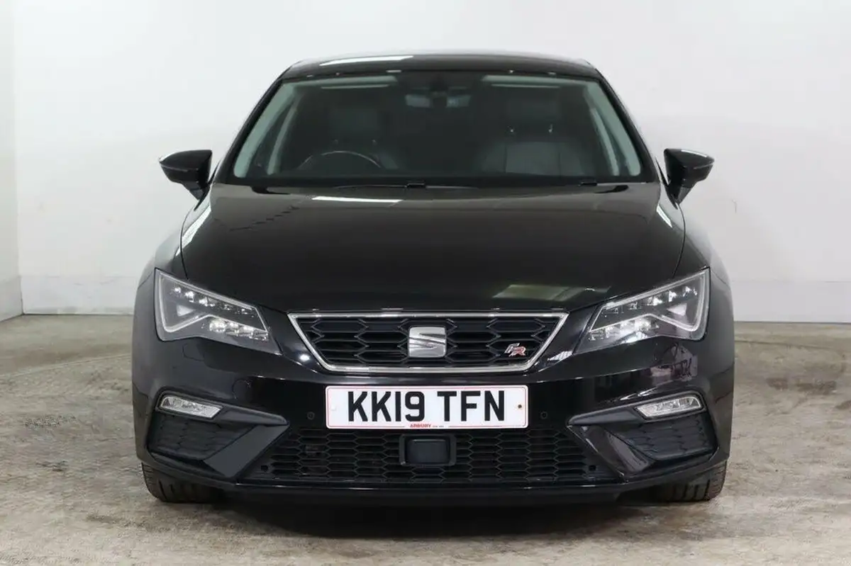 2019-seat-leon-20-tsi-fr-sport-hatchback-big-1