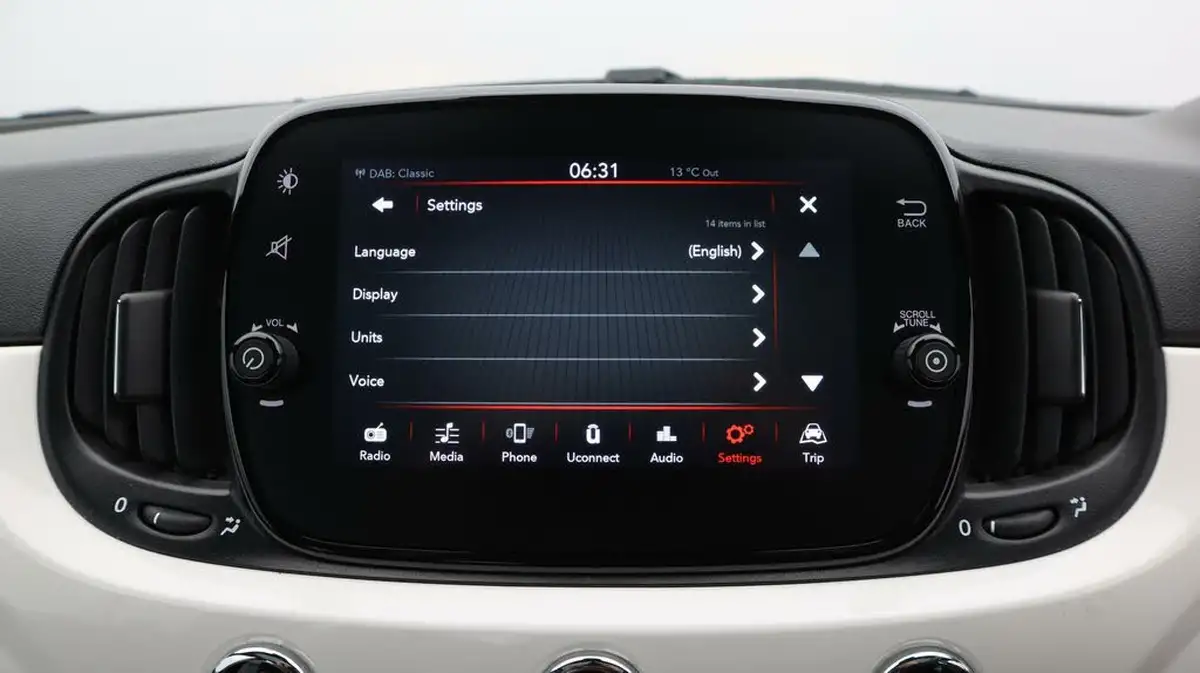 2022-fiat-500-10-dolcevita-big-11