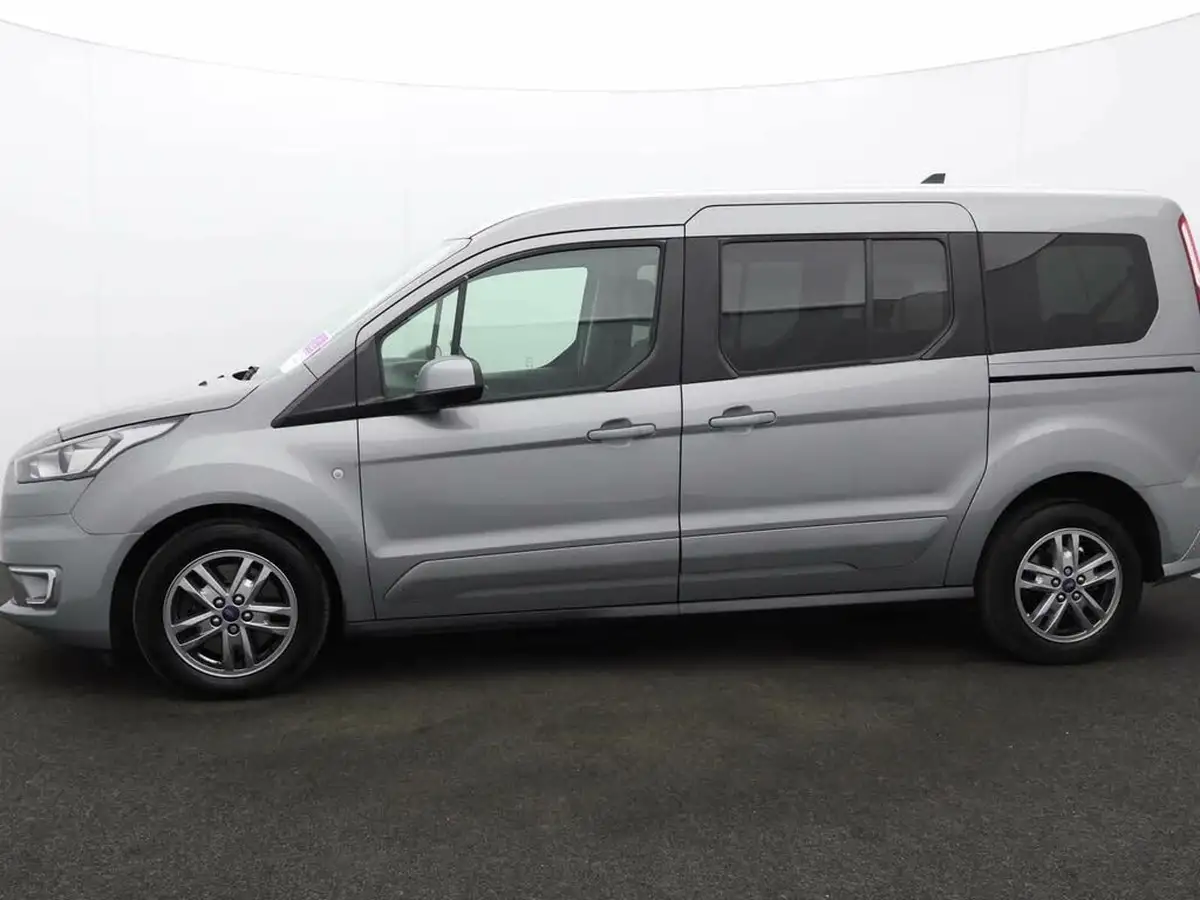 2022-ford-grand-tourneo-connect-15-titanium-120ps-ecoblue-1499cc-big-3