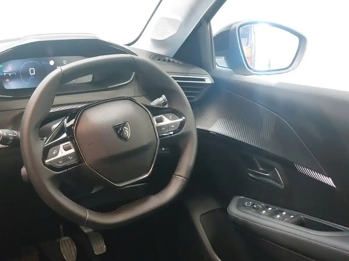 2024-peugeot-208-12-puretech-allure-big-9