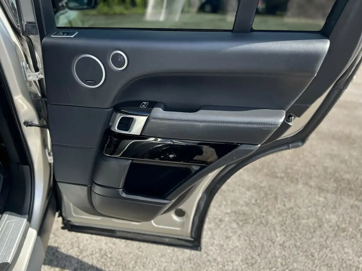2015-land-rover-range-rover-30tdv6-vogue-big-29
