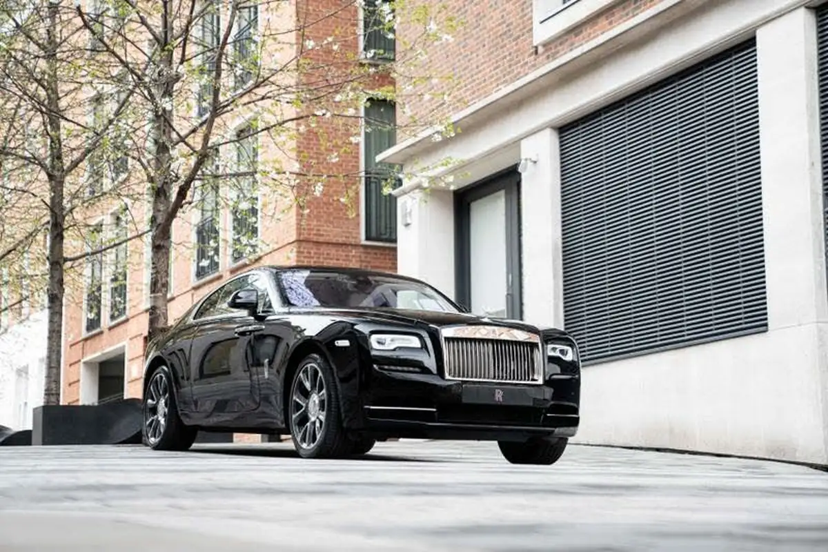 2021-rolls-royce-wraith-66-big-12