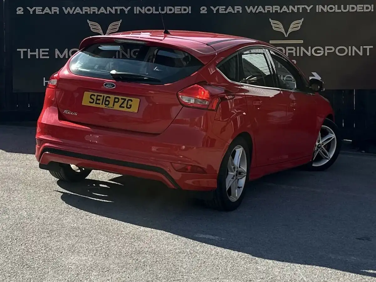 2016-ford-focus-15tdci-zetec-s-hatchback-big-7