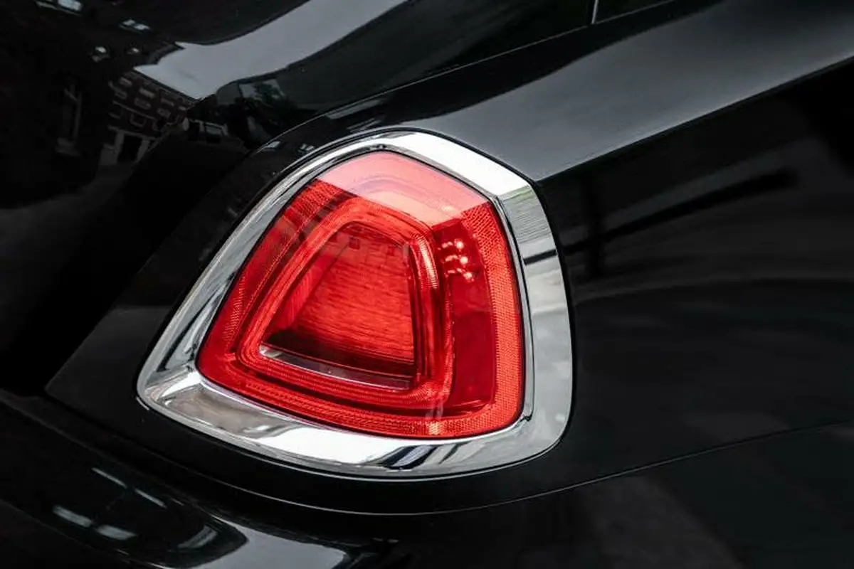 2021-rolls-royce-wraith-66-big-36
