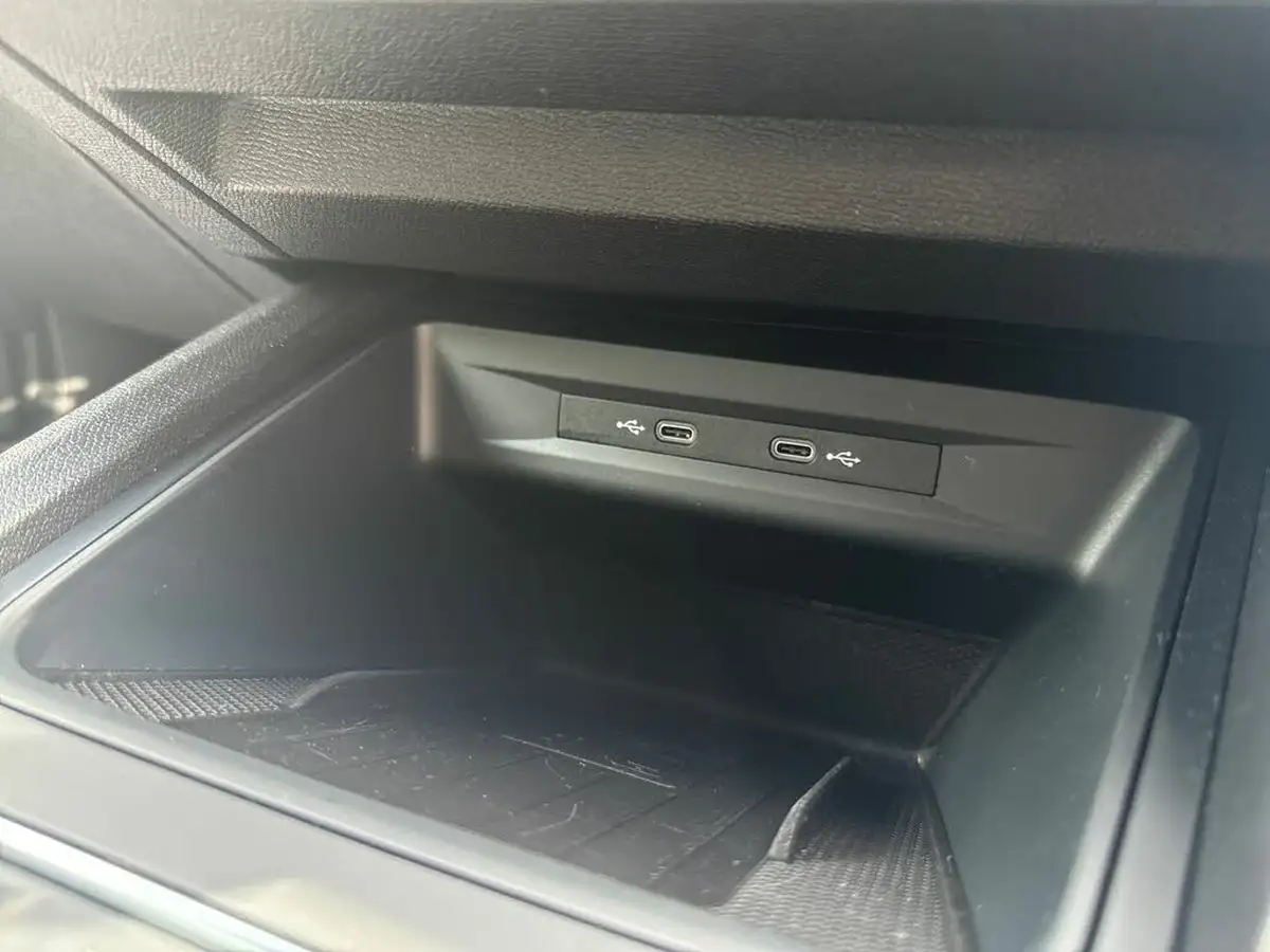 2021-seat-leon-10-etsi-evo-fr-sport-hatchback-big-32