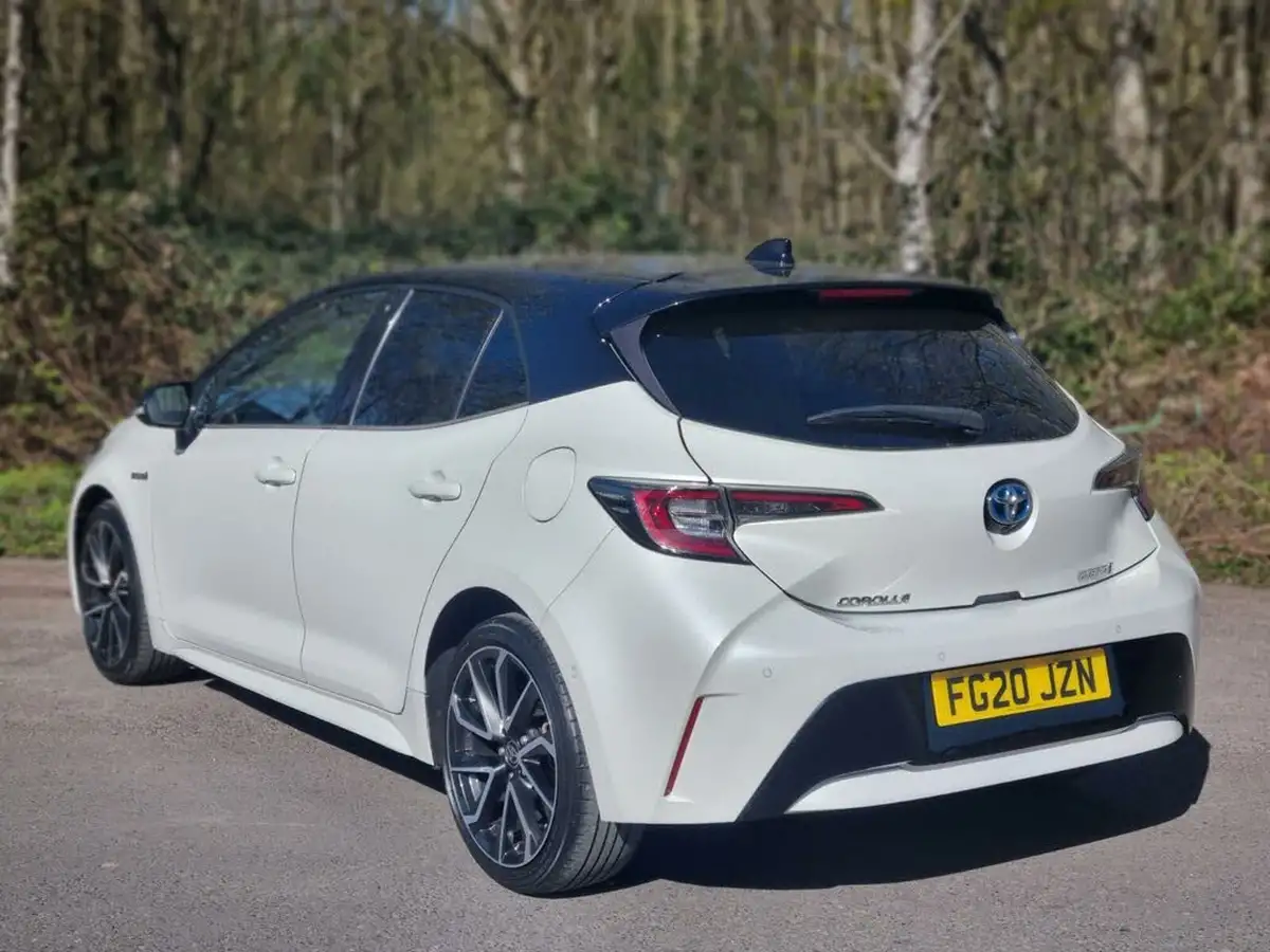 2020-toyota-corolla-18-vvt-i-excel-trk-hatchback-big-9