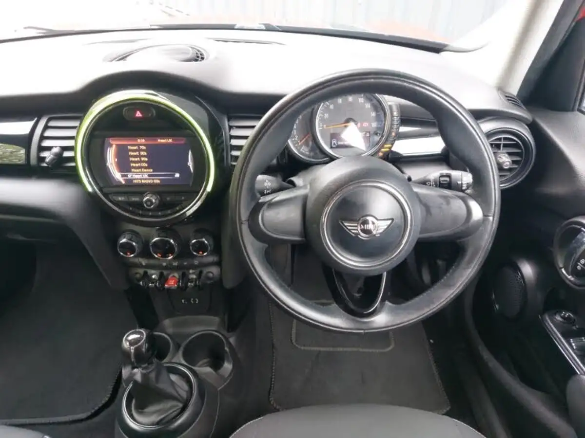 2015-mini-cooper-15-cooper-5d-big-6
