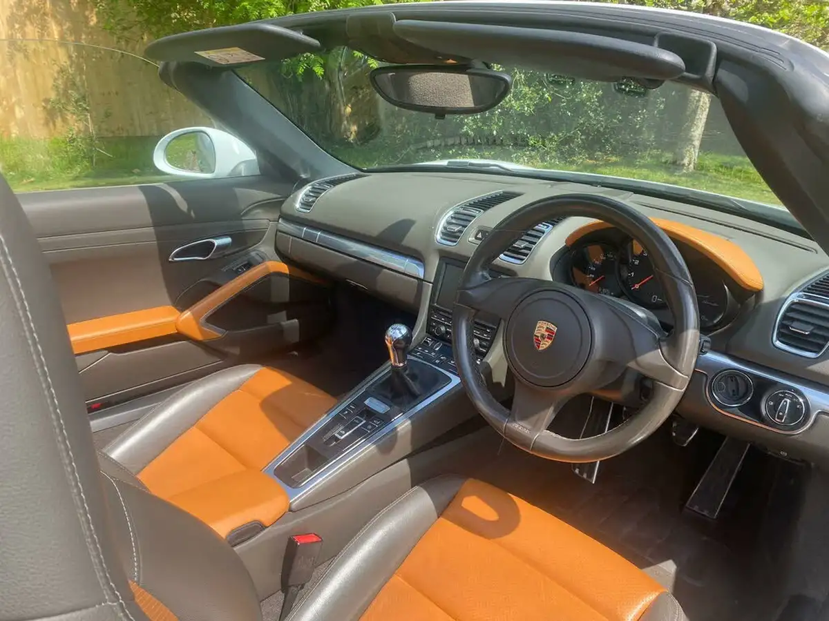 2014-porsche-boxster-27-big-11