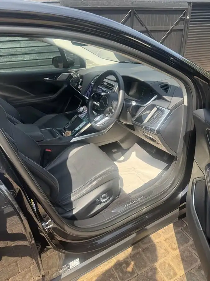 2021-jaguar-i-pace-ev400-hse-big-14