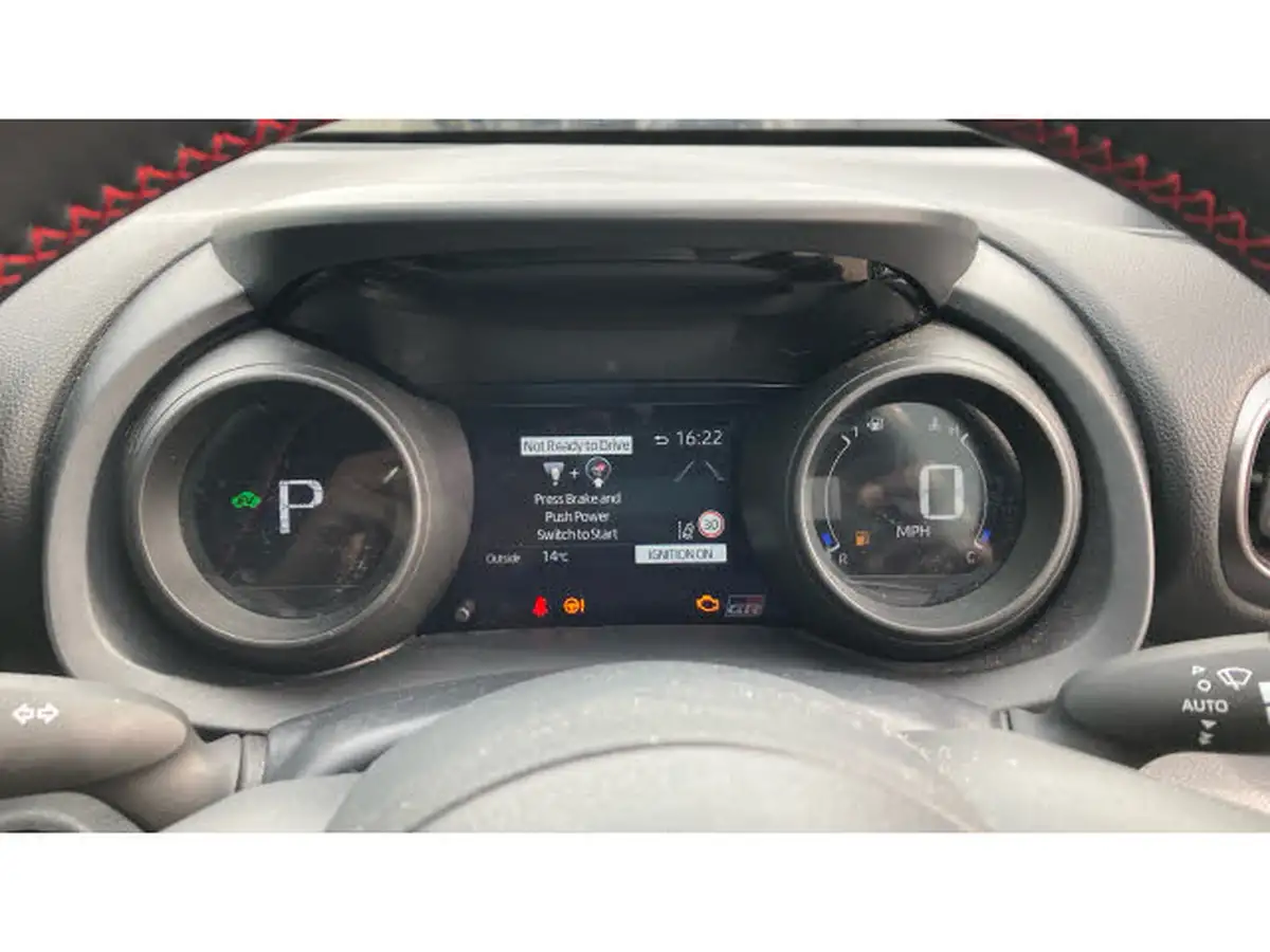 2023-toyota-yaris-15-vvt-i-gr-sport-114bhp-big-8