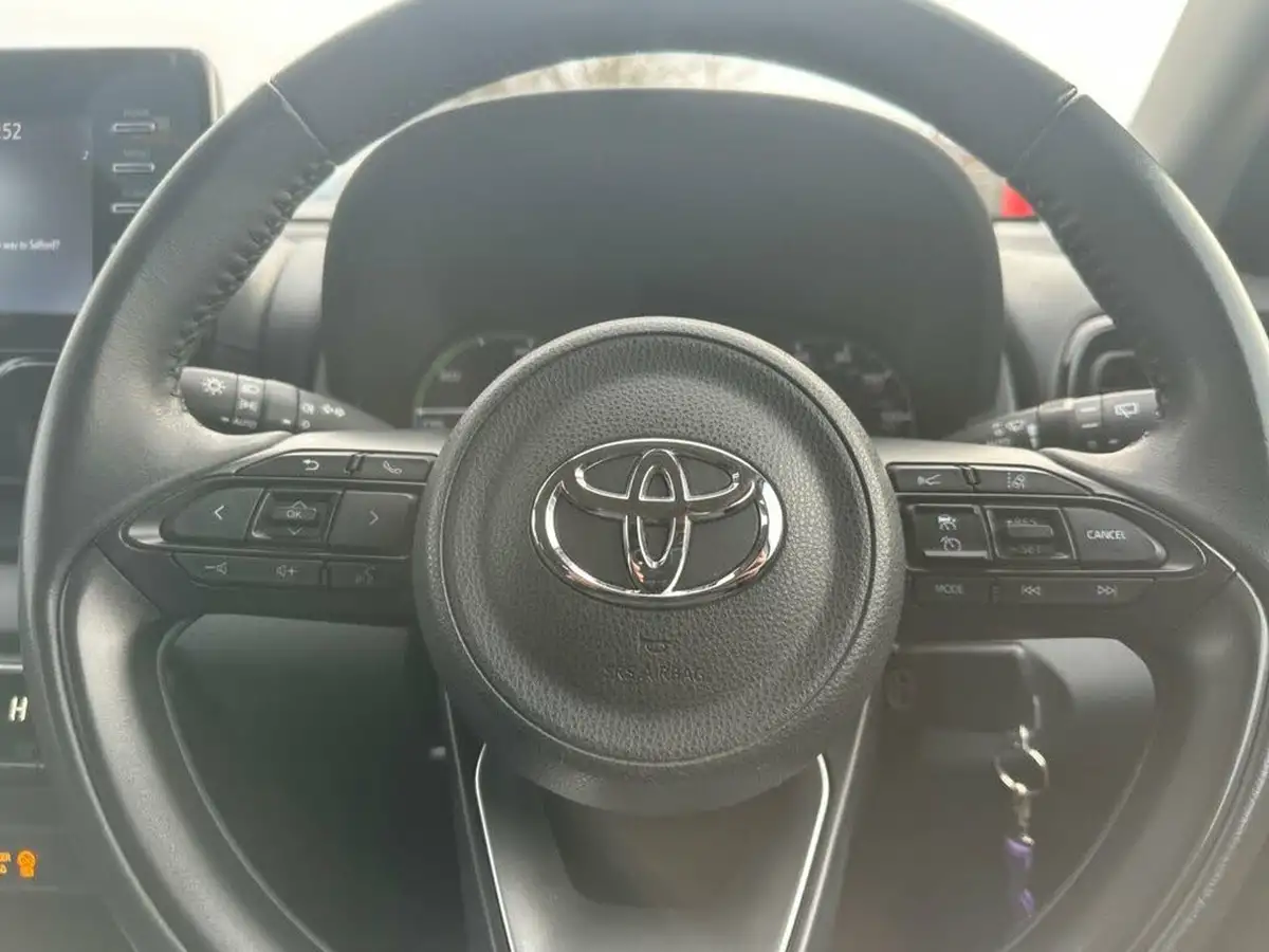 2021-toyota-yaris-15-vvt-i-icon-114bhp-hybrid-1490cc-e-cvt-big-9