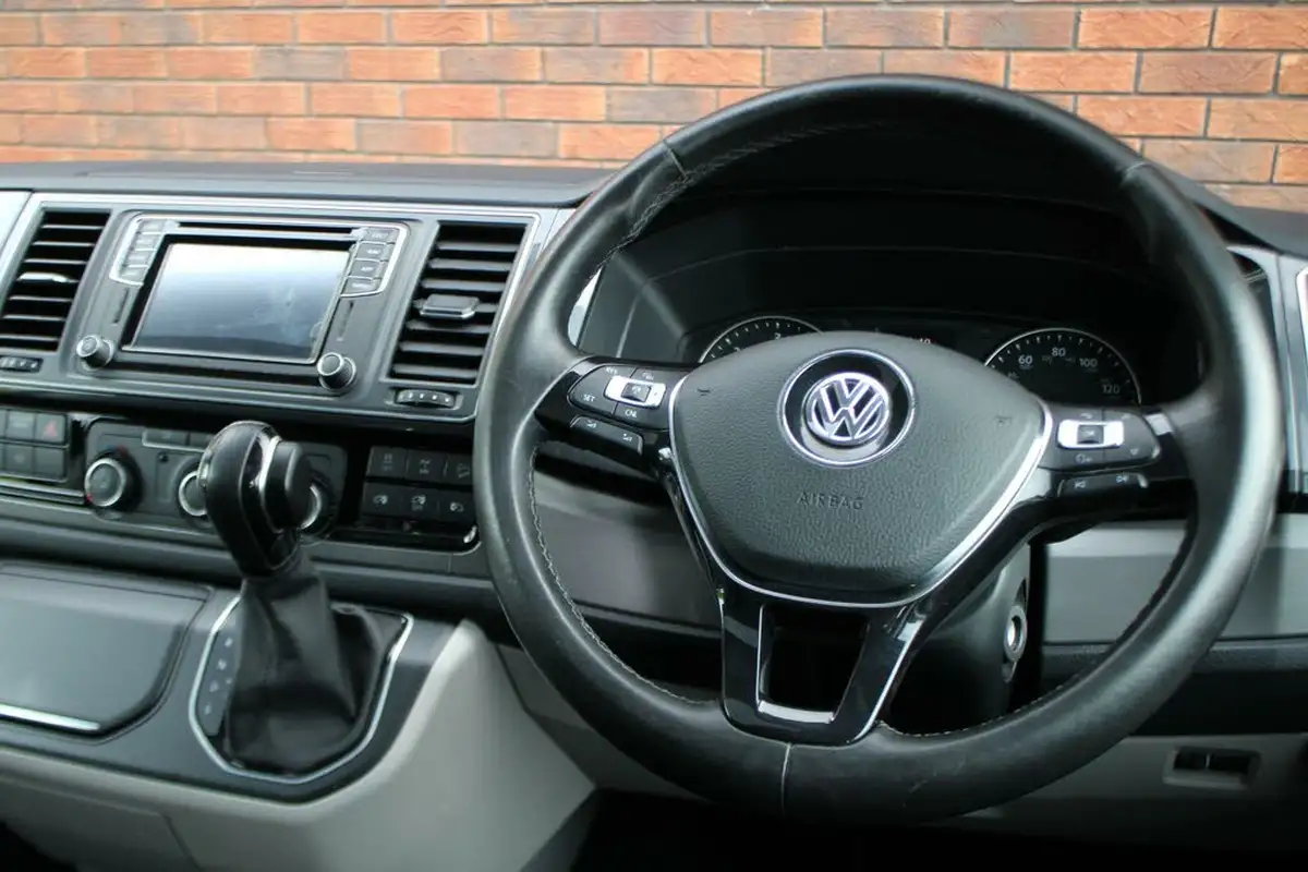 2019-volkswagen-transporter-big-8