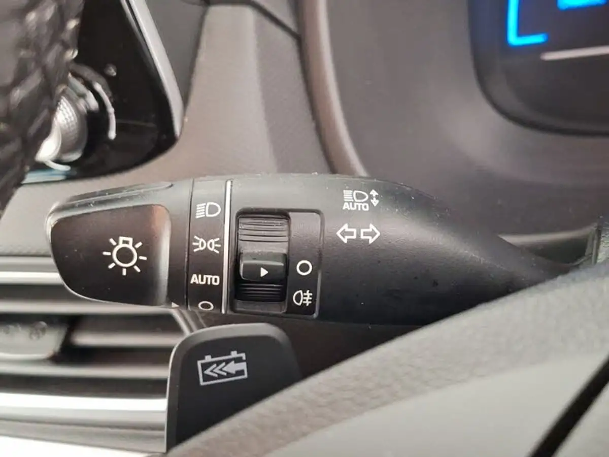 2020-hyundai-kona-e-premium-204ps-big-17