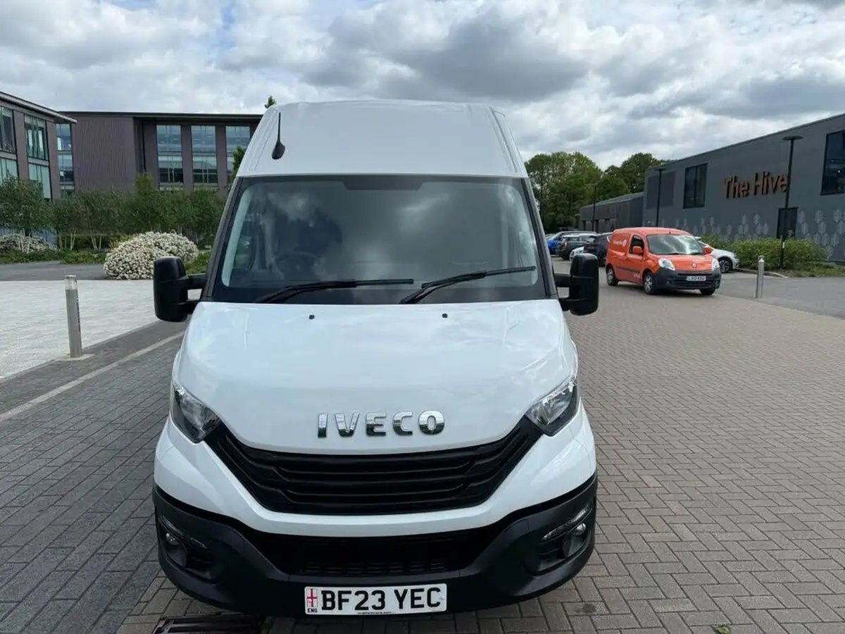 2023-iveco-daily-s-class-23td-35s14v-business-3520mm-h2-136pseu6dt-big-1