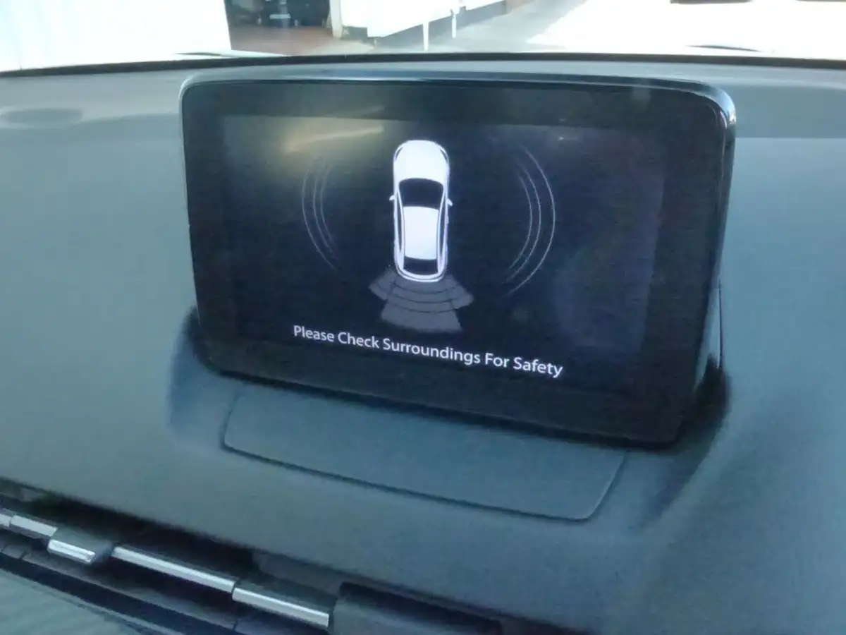 2018-mazda-mazda2-15-se-l-nav-big-18