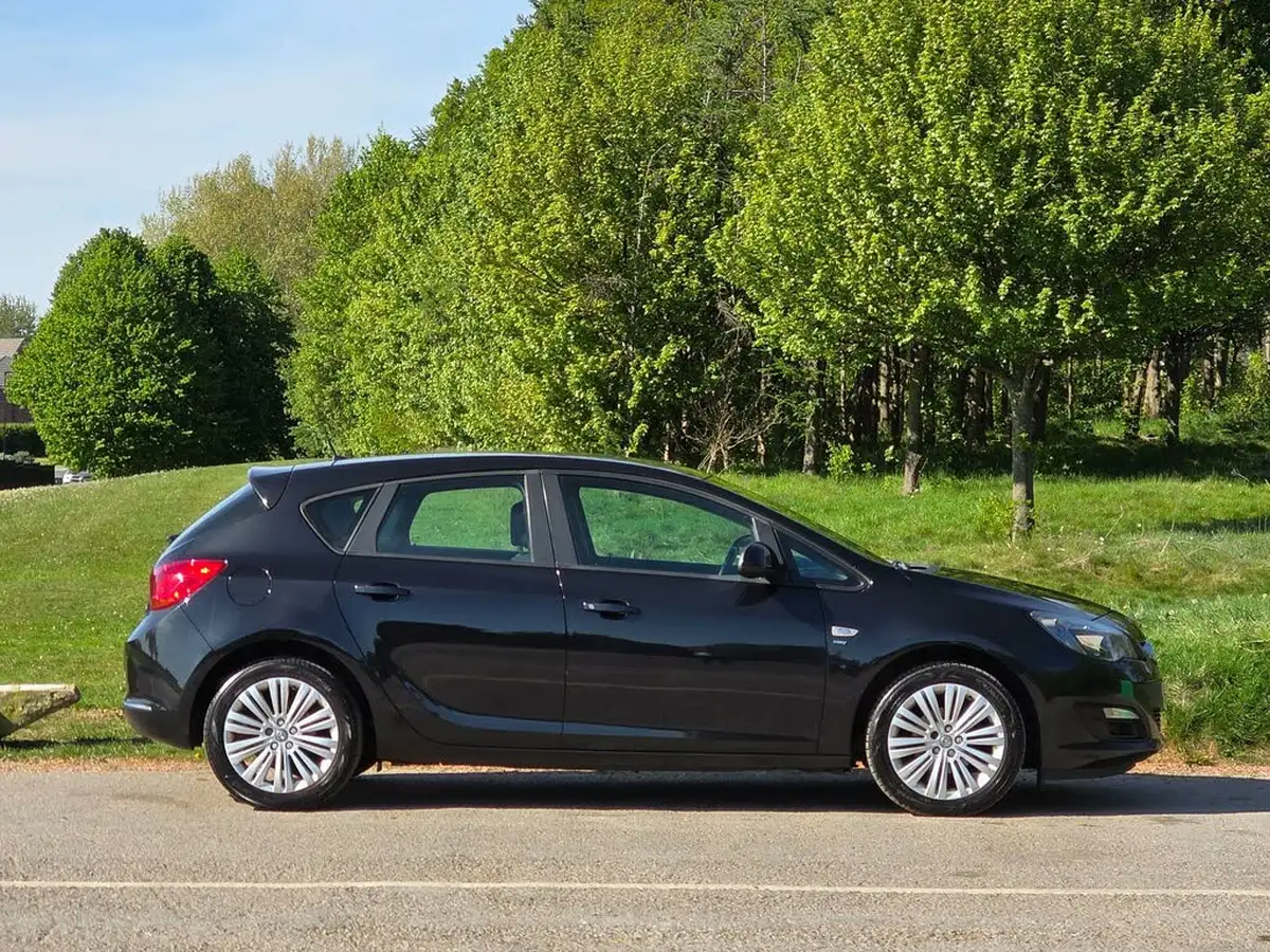 2014-vauxhall-astra-16-energy-big-7