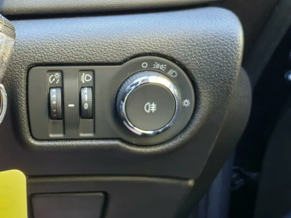 2014-vauxhall-astra-16-energy-big-31