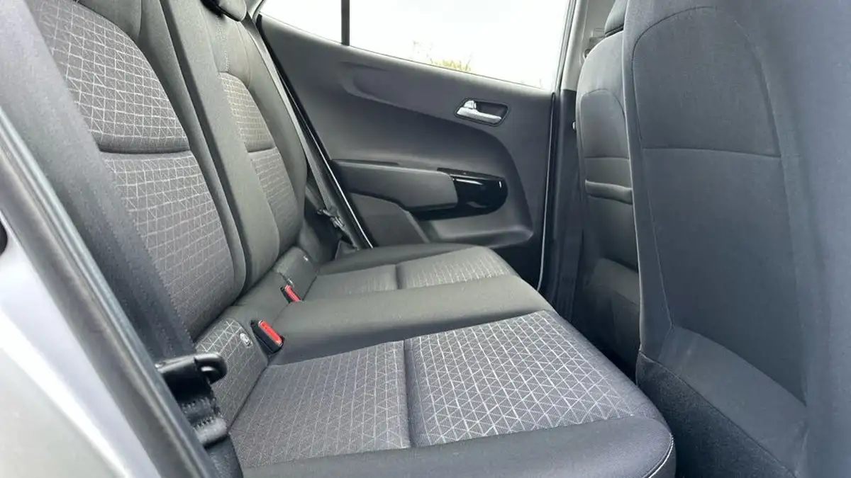 2023-kia-picanto-10-3-big-8