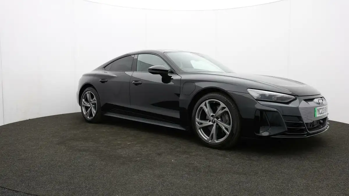2023-audi-e-tron-gt-e-big-43