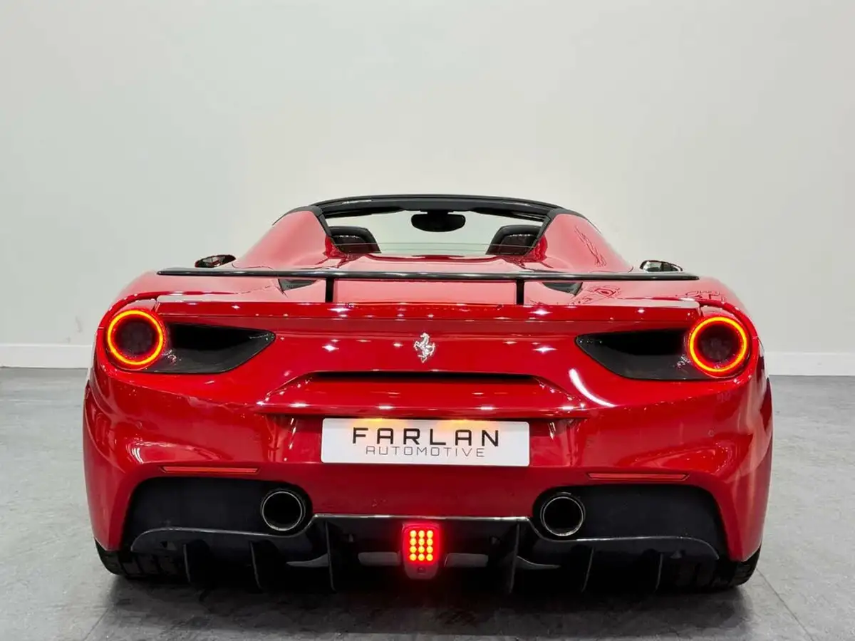 2018-ferrari-488-39-488-spider-big-15