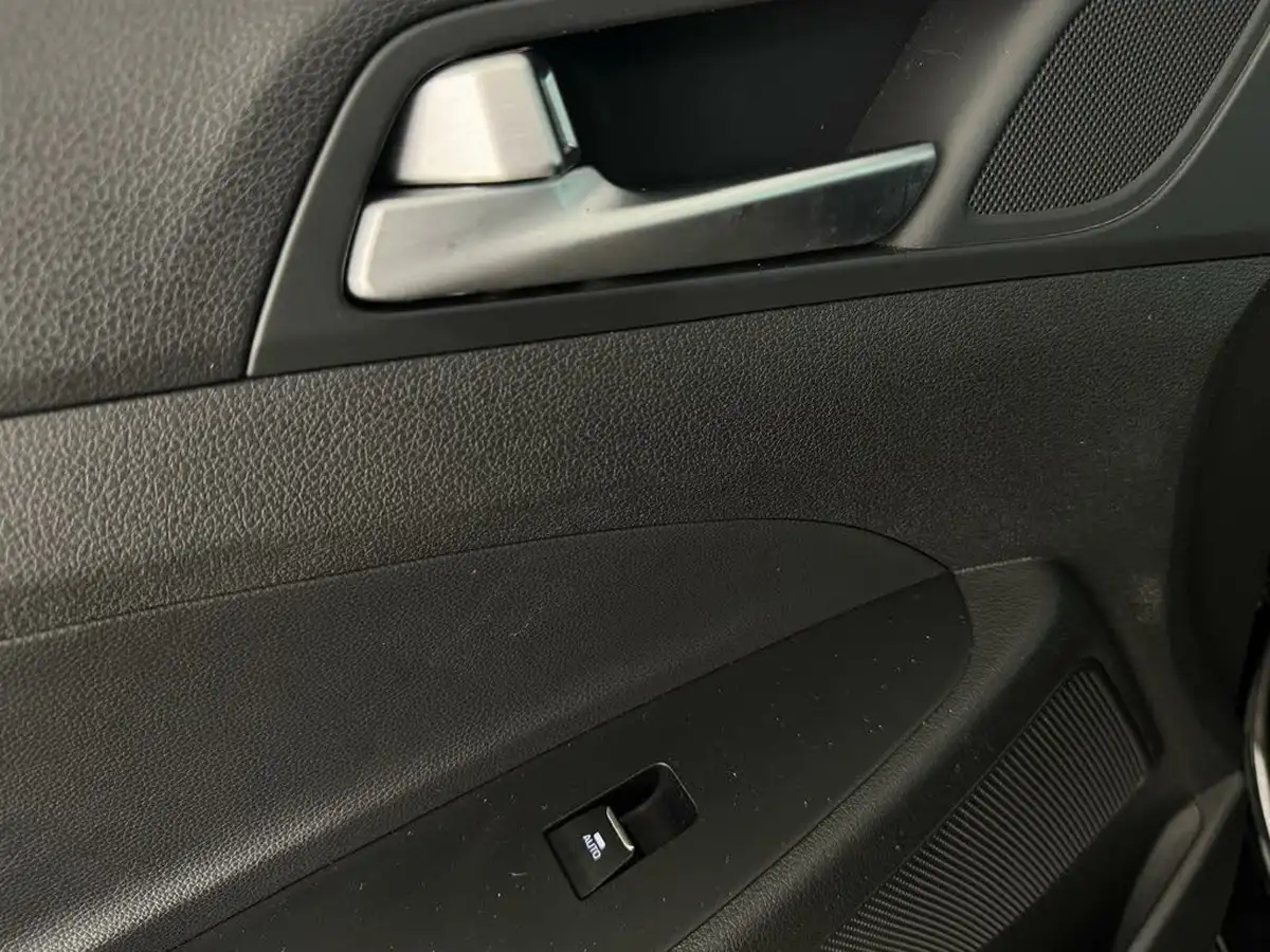 2018-hyundai-tucson-16-gdi-se-nav-big-9