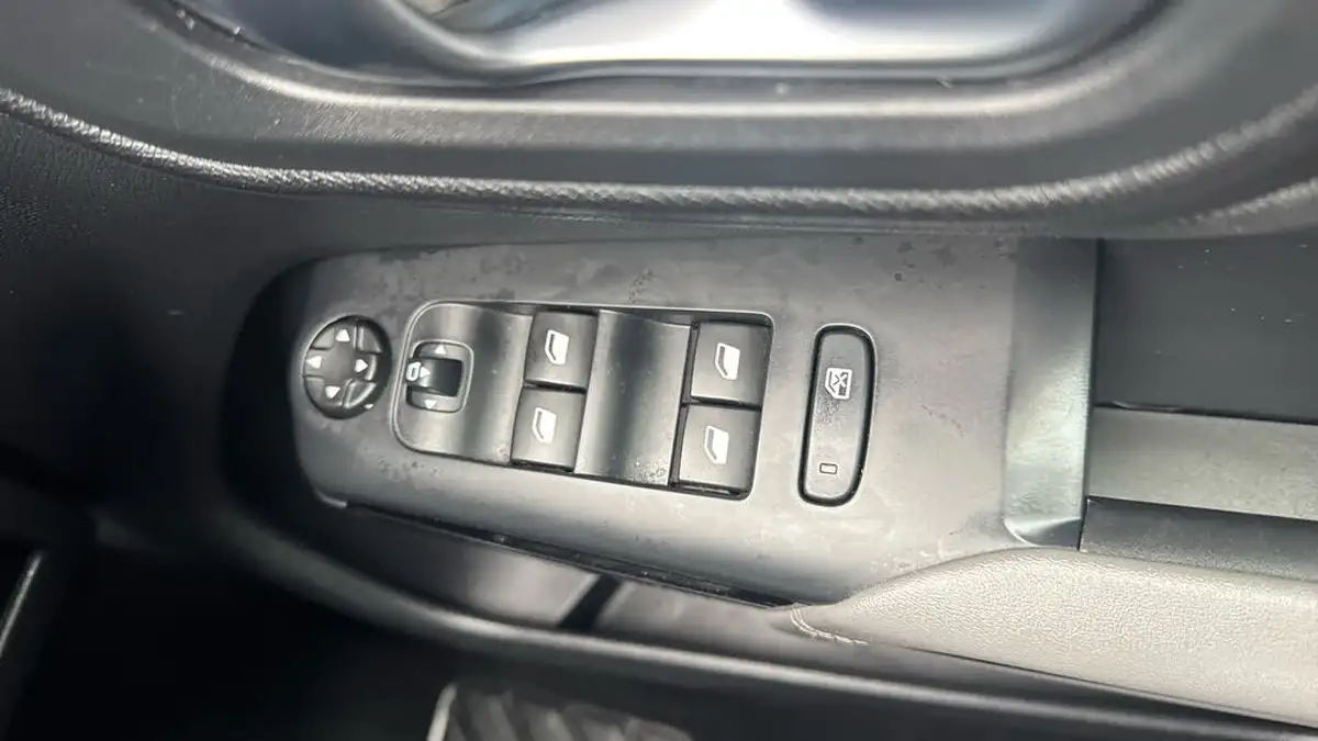 2022-citroen-c5-aircross-15bluehdi-shine-ss-big-21