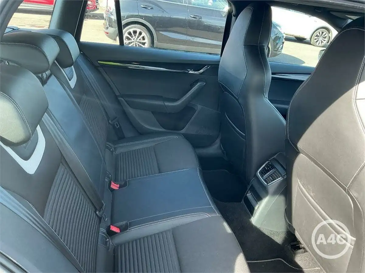 2015-skoda-octavia-20tdi-vrs-estate-big-3