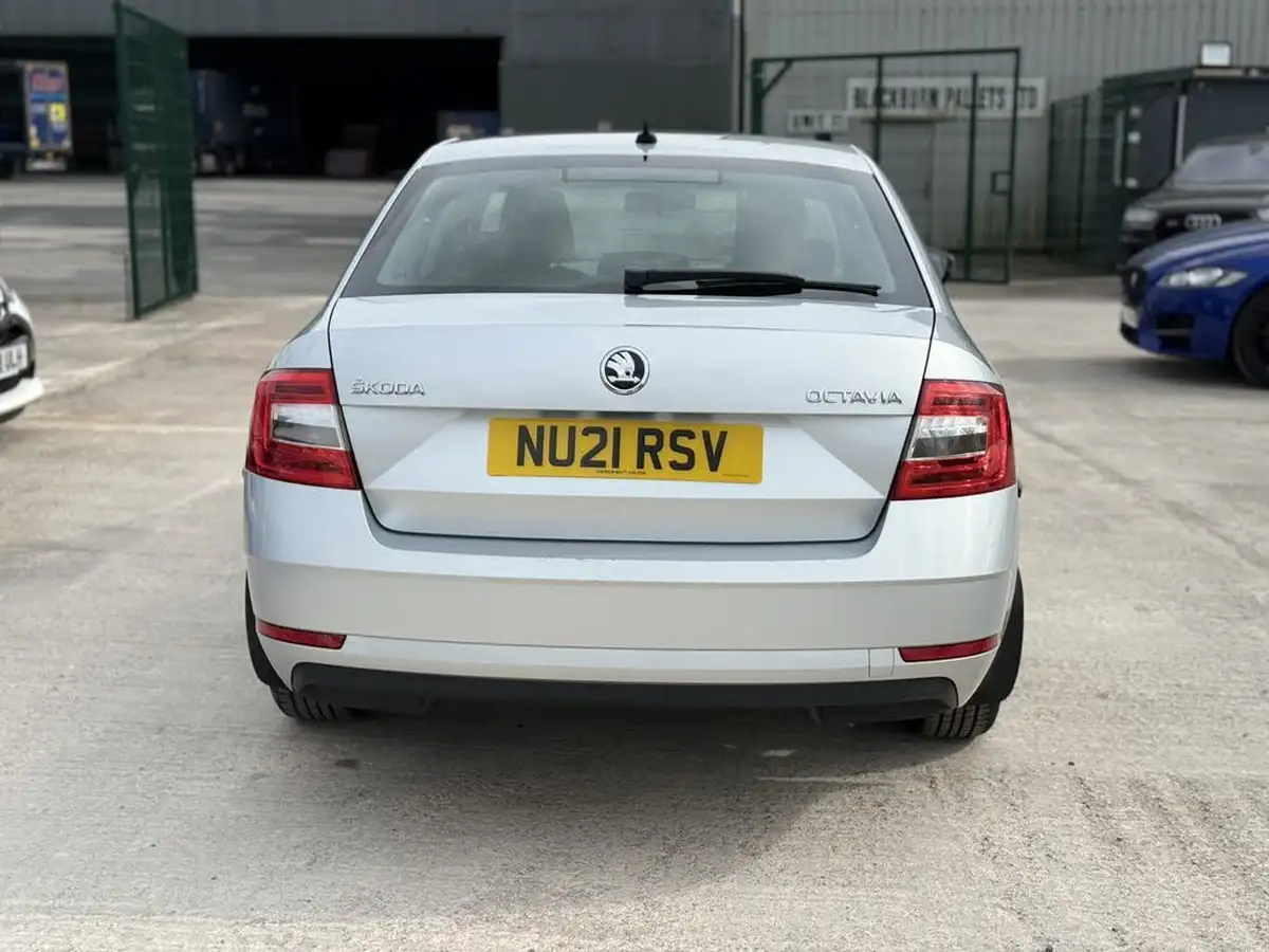 2020-skoda-octavia-10-tsi-s-hatchback-big-6
