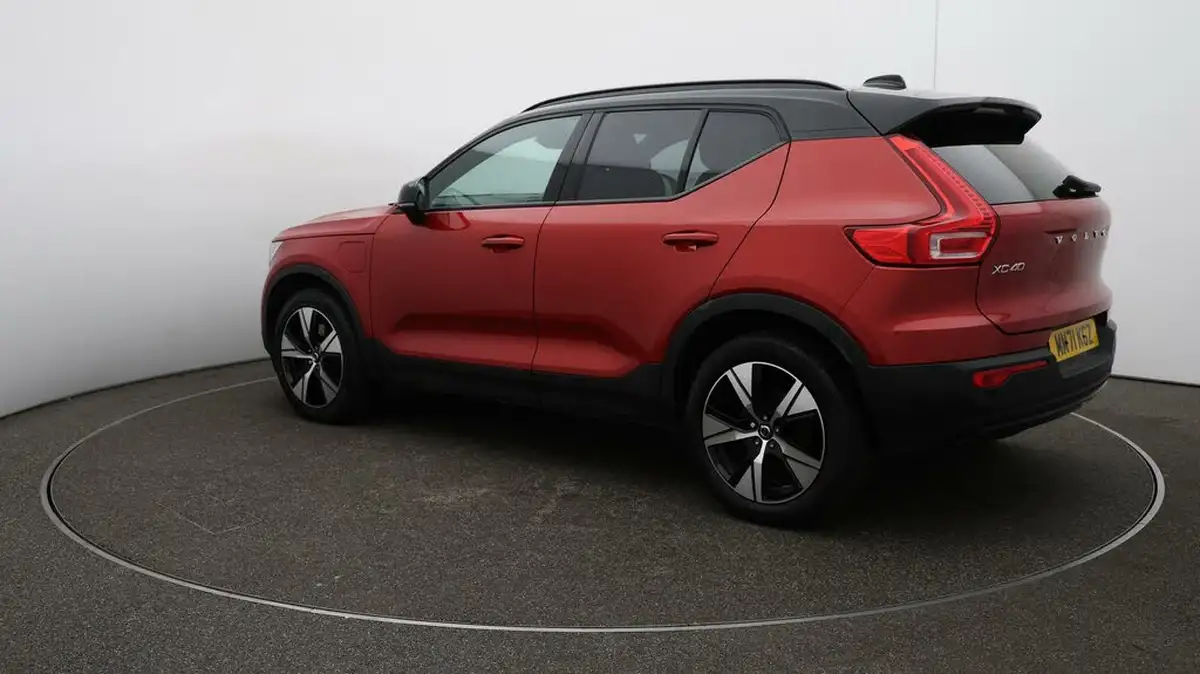 2022-volvo-xc40-15-t4-r-design-big-25