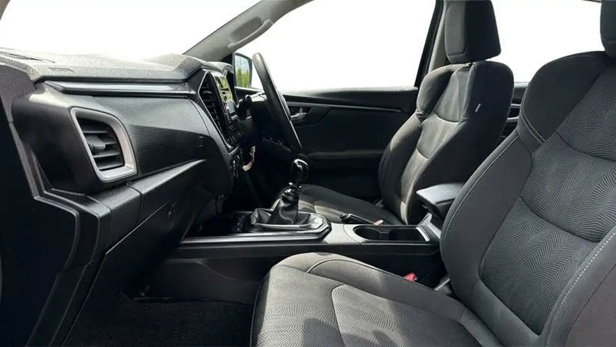 2021-isuzu-d-max-19td-dl20-double-pickup-big-2