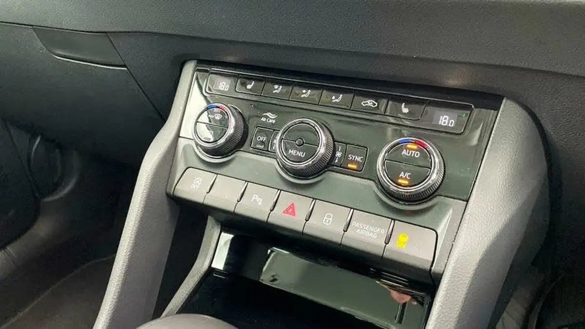 2023-skoda-karoq-15-tsi-se-l-dsg-big-6