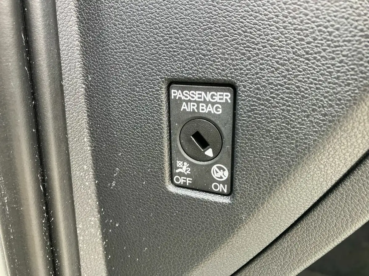 2023-skoda-kamiq-10-tsi-se-109ps-big-32
