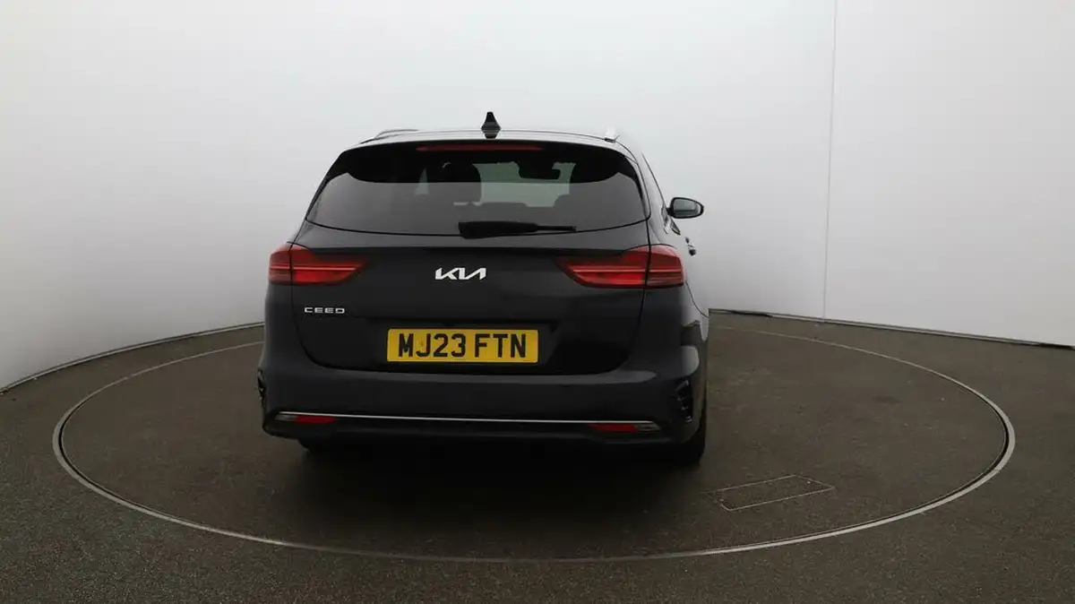 2022-kia-ceed-15-t-gdi-3-sportswagon-big-6