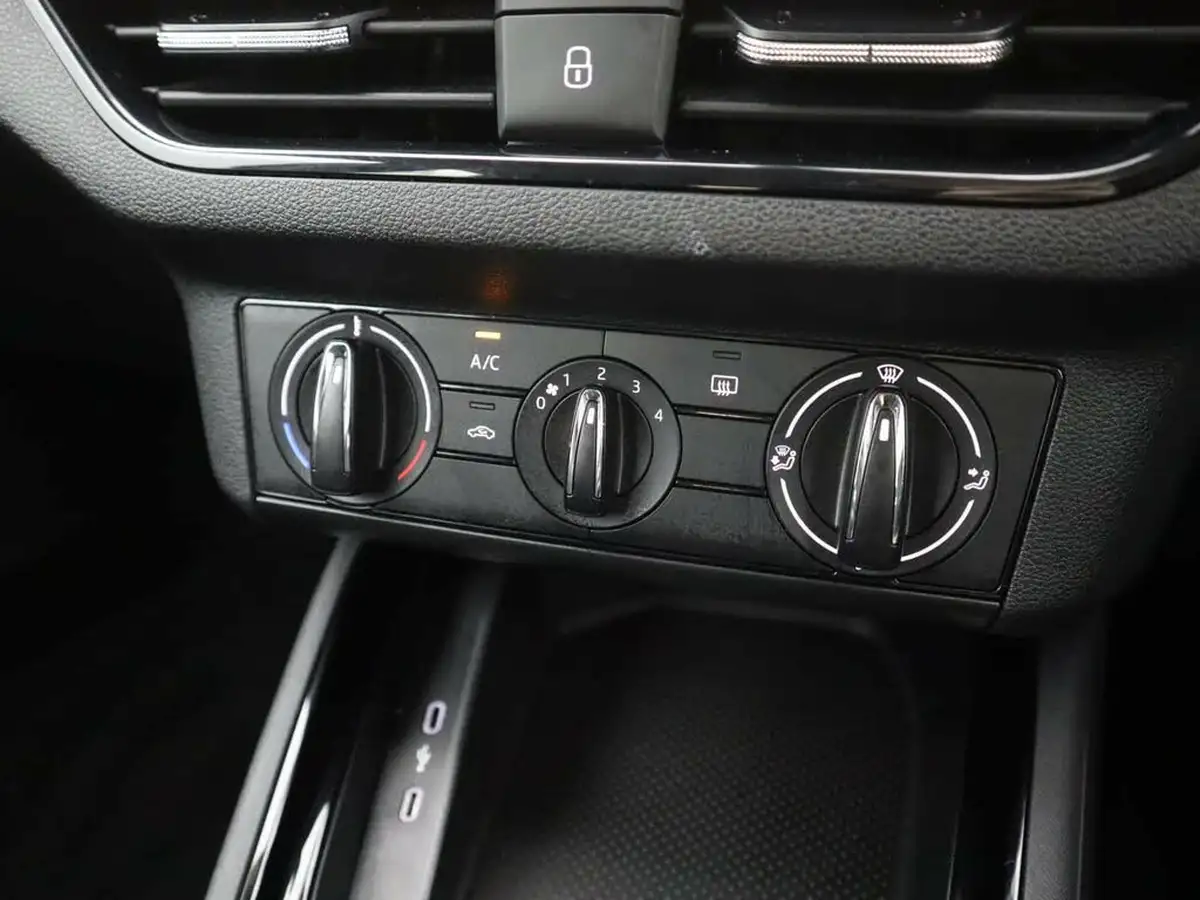 2023-skoda-kamiq-10-tsi-se-109ps-big-18