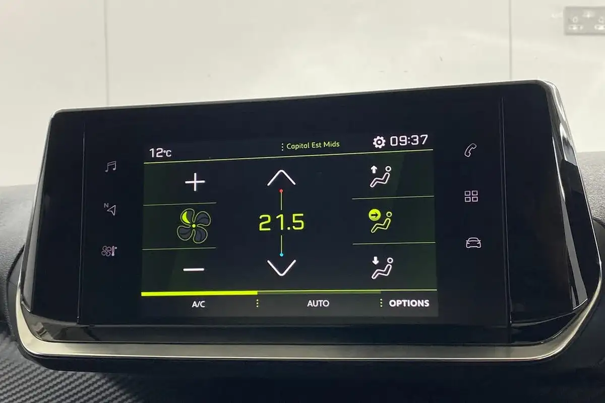 2022-peugeot-2008-suv-12-puretech-allure-premium-130bhp-big-15
