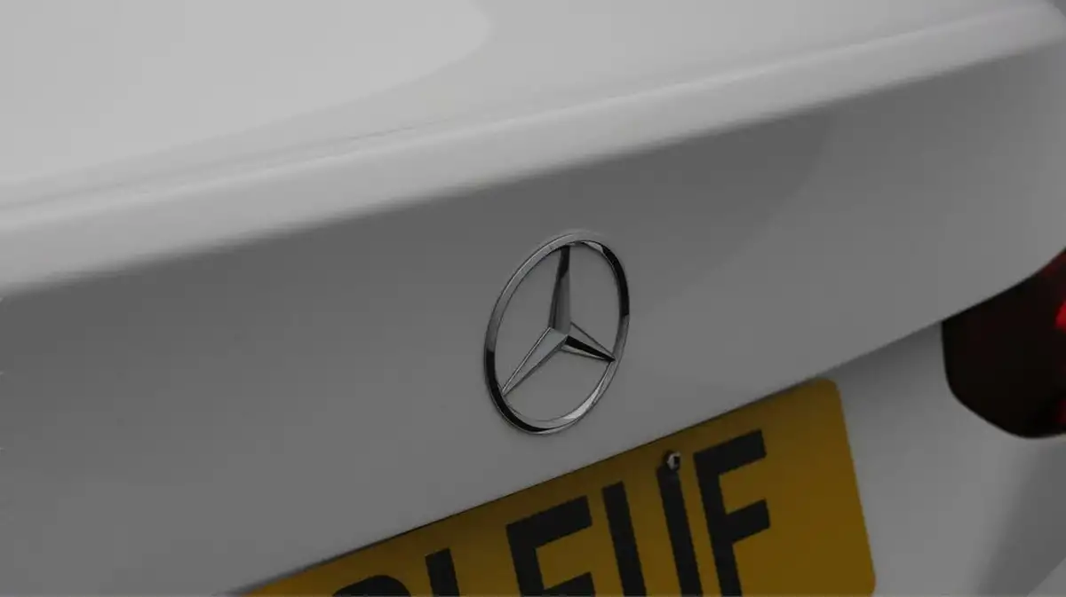 2021-mercedes-benz-a-class-13-a250e-amg-line-premium-saloon-4d-big-19