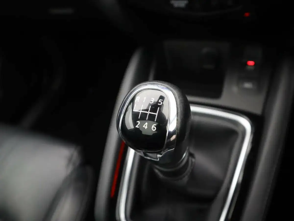 2021-nissan-qashqai-13-dig-t-n-motion-140ps-big-19