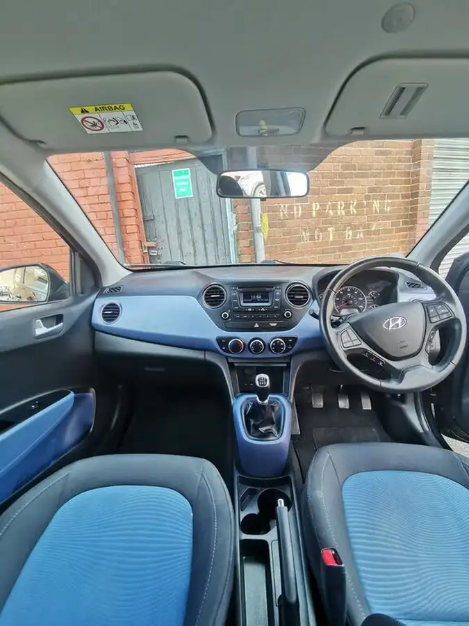 2015-hyundai-i10-10-premium-big-11