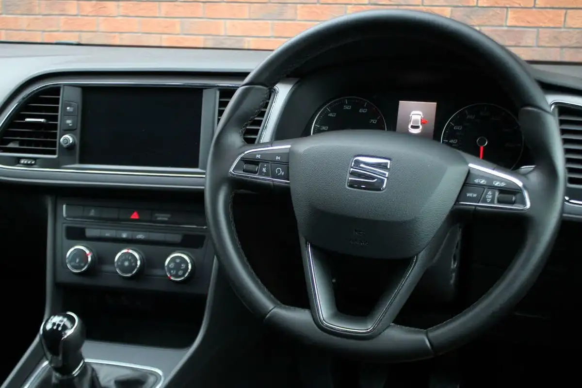 2018-seat-leon-12-tsi-se-dynamic-technology-hatchback-big-7
