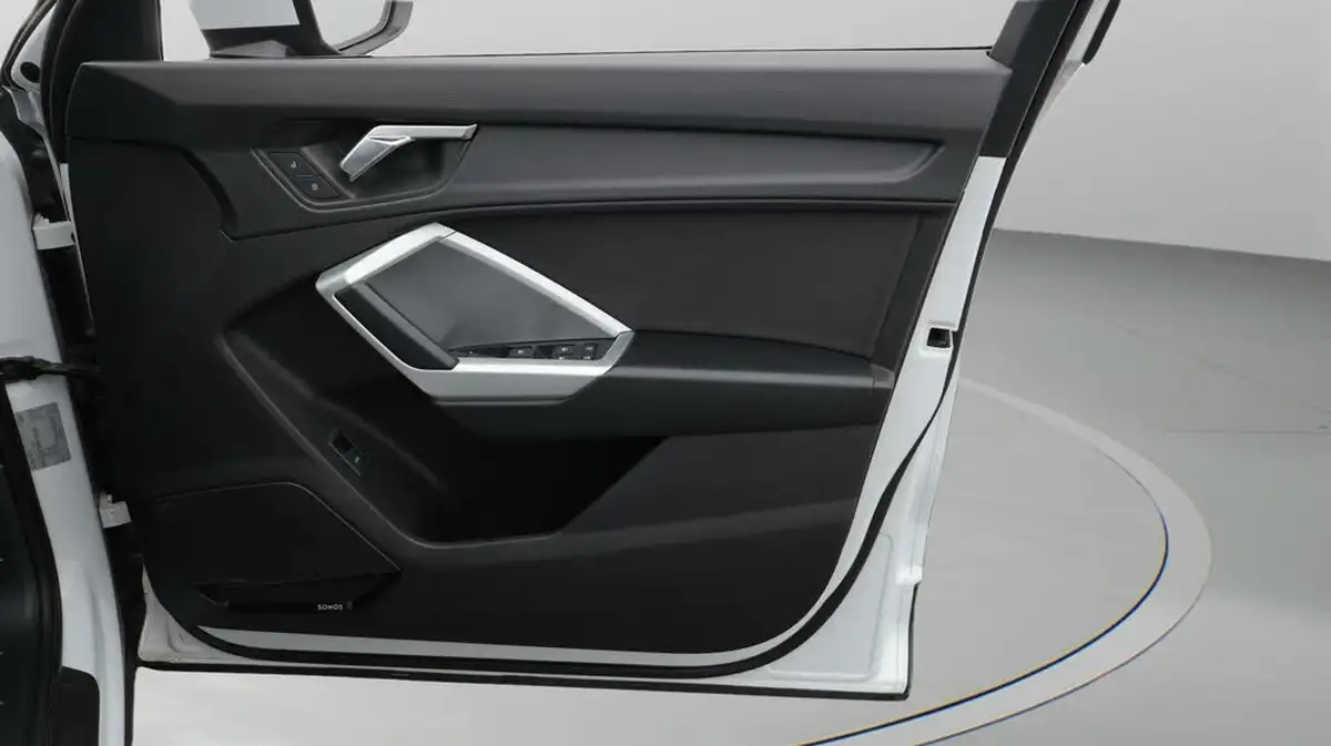 2022-audi-q3-20-35-tdi-technik-big-15
