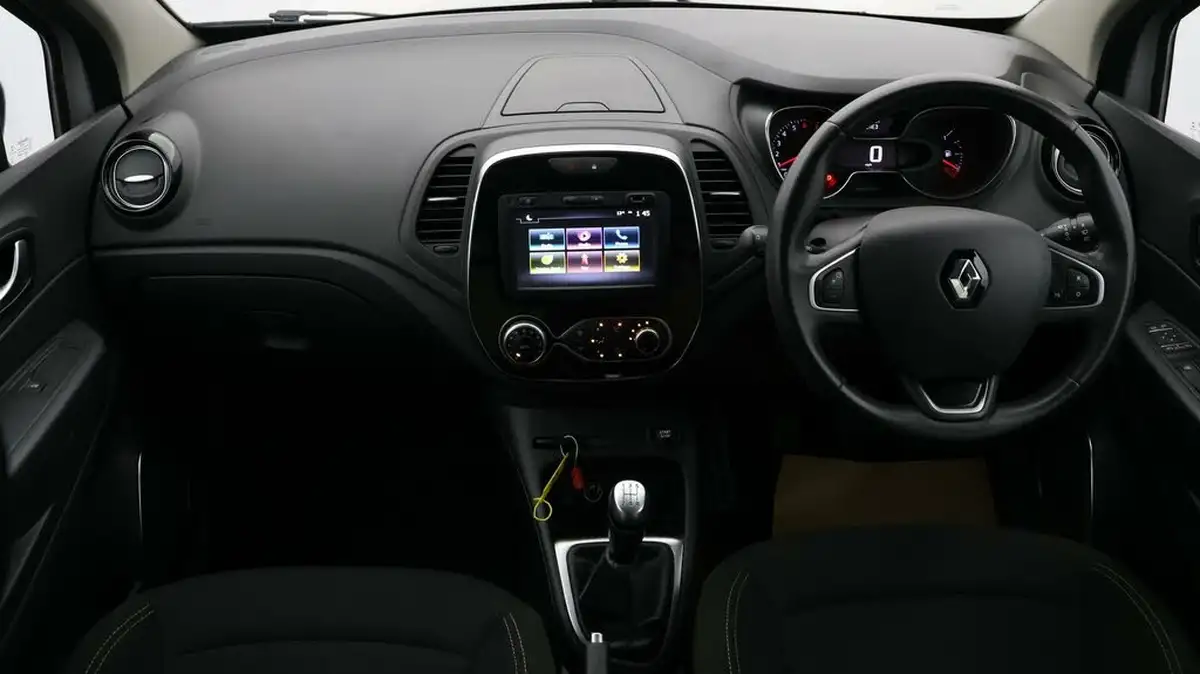 2020-renault-captur-09-tce-iconic-big-12