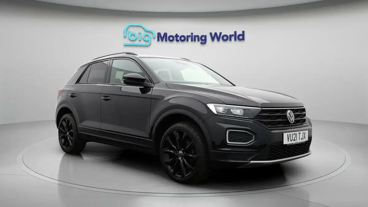 2021-volkswagen-t-roc-15-tsi-black-edition-big-0