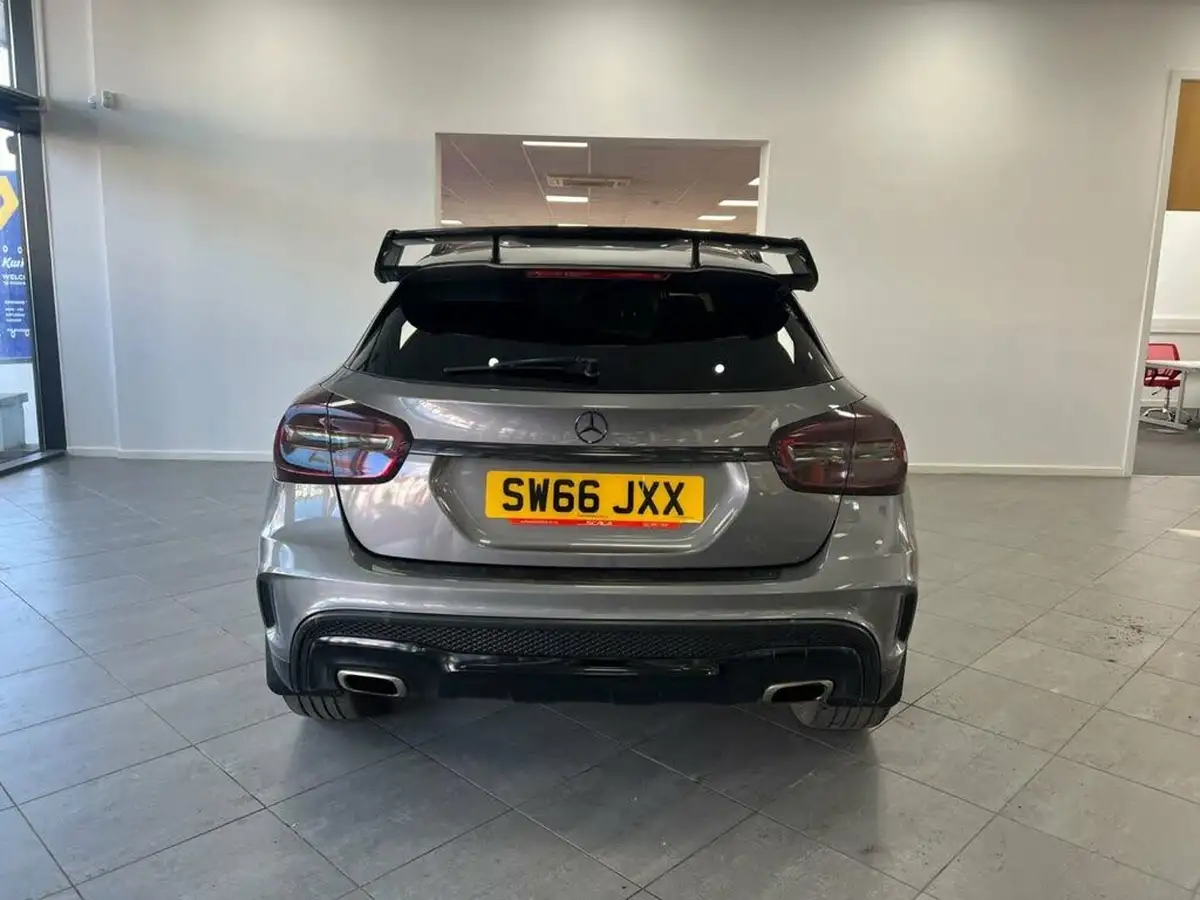 2016-mercedes-benz-gla-class-20-gla-250-amg-line-ss-7g-dct-big-5