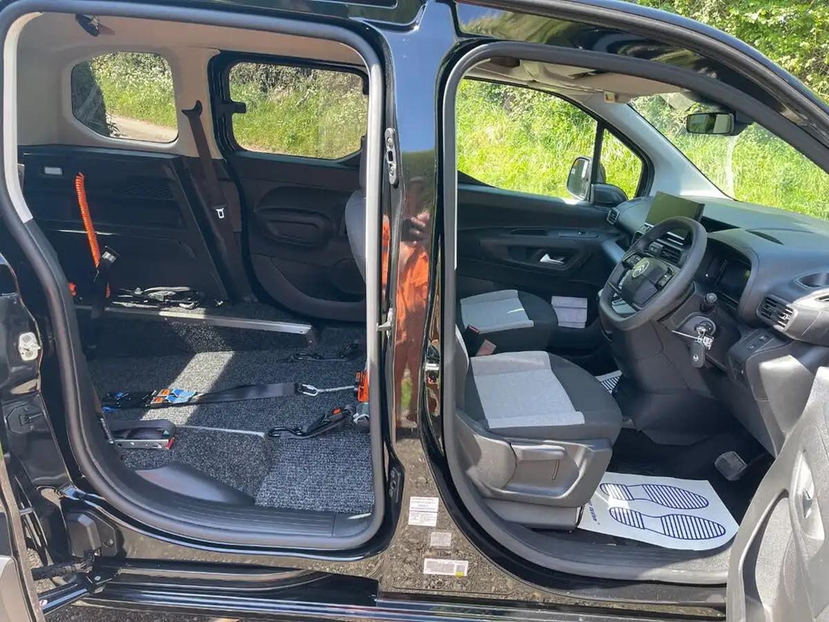 2024-citroen-berlingo-big-11