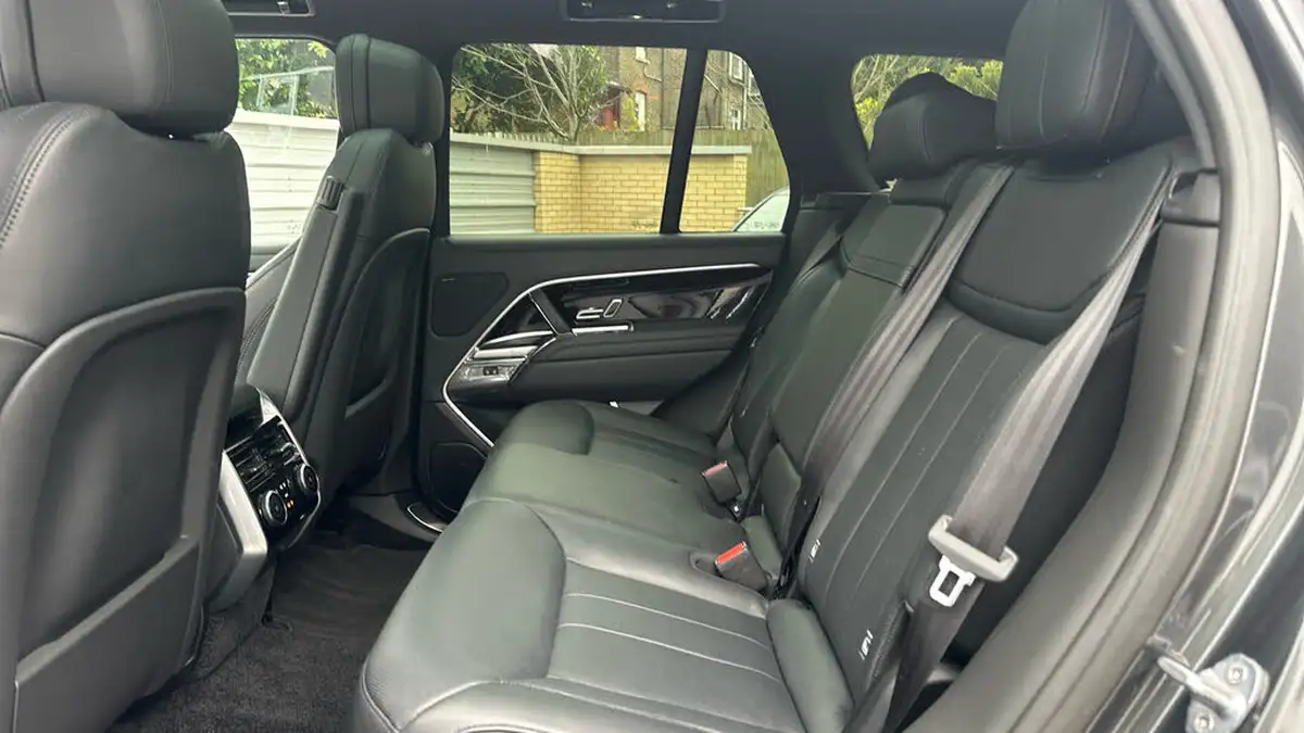 2023-land-rover-range-rover-30-d350-hse-big-3