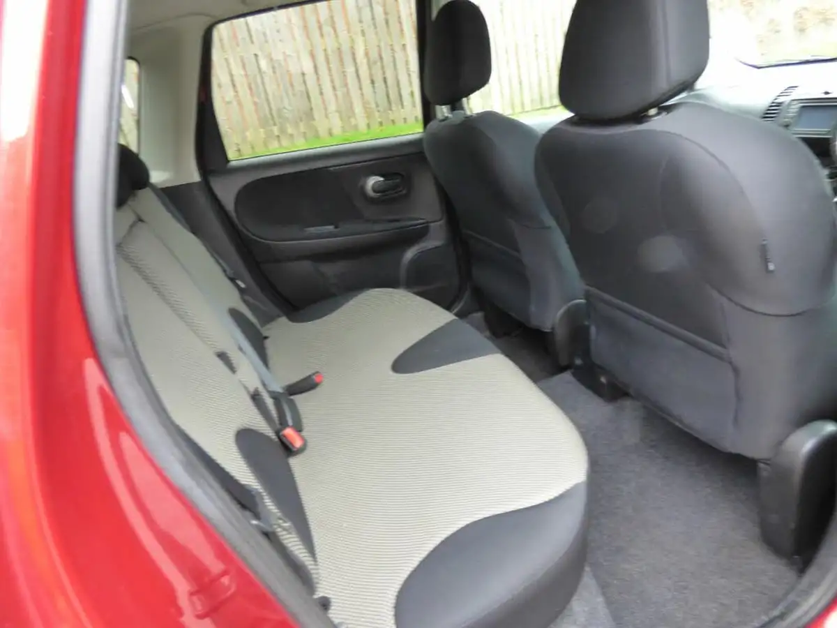 2011-nissan-note-16-n-tec-auto-big-6