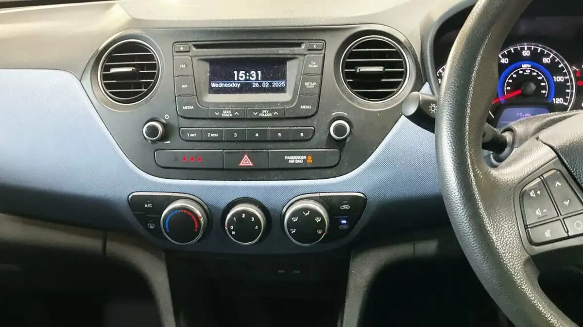 2014-hyundai-i10-10-se-big-8