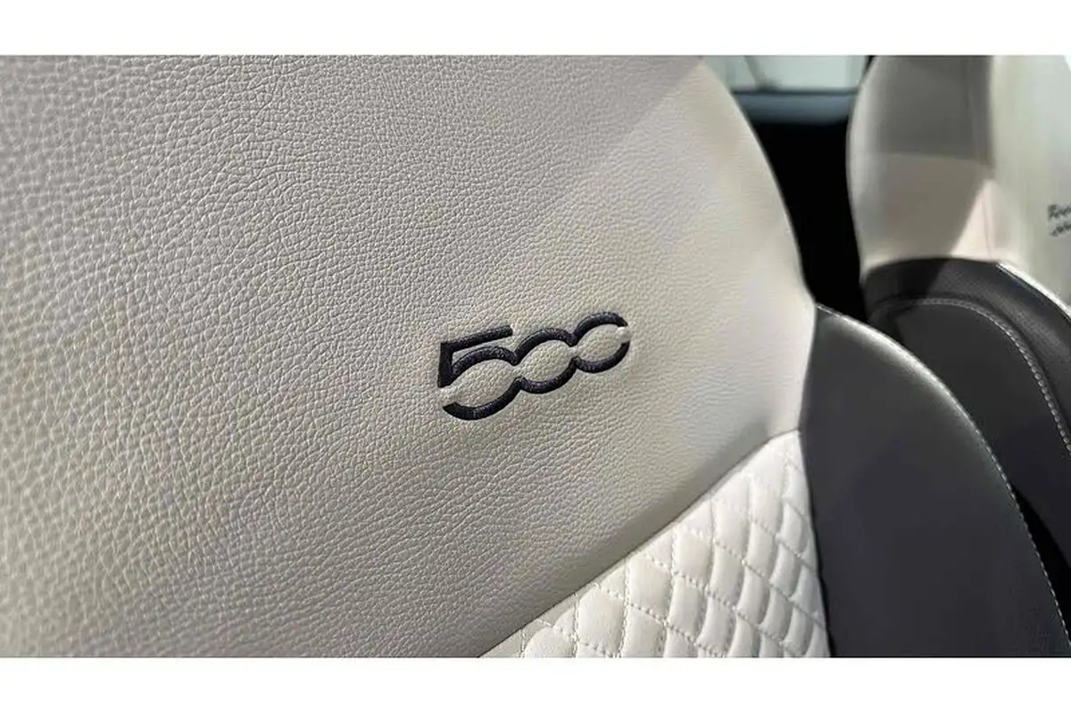 2022-fiat-500-10-dolcevita-big-24